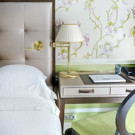 De Seze & Centre Hotel 4*