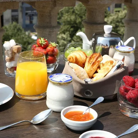 De Seze & Centre Hotel